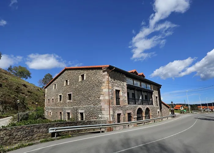 Santa Lucia * Cabezon De La Sal
